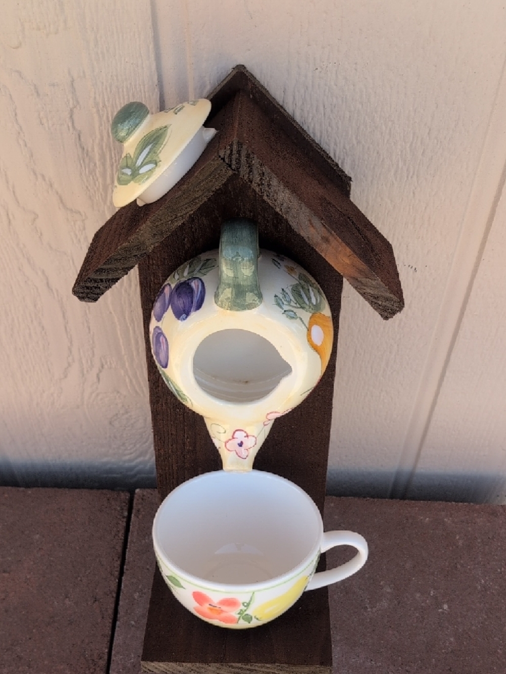 Rustic Wooden Handmade Teapot Bird Feeder Fruit And Flowers - Picture 7 of 16